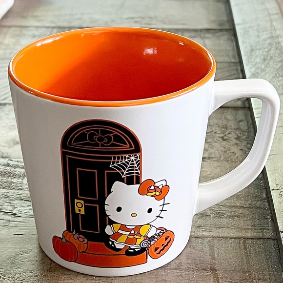 Hello Kitty Happy Halloween Doorstep Wide Ceramic Mug - Picture 2 of 4